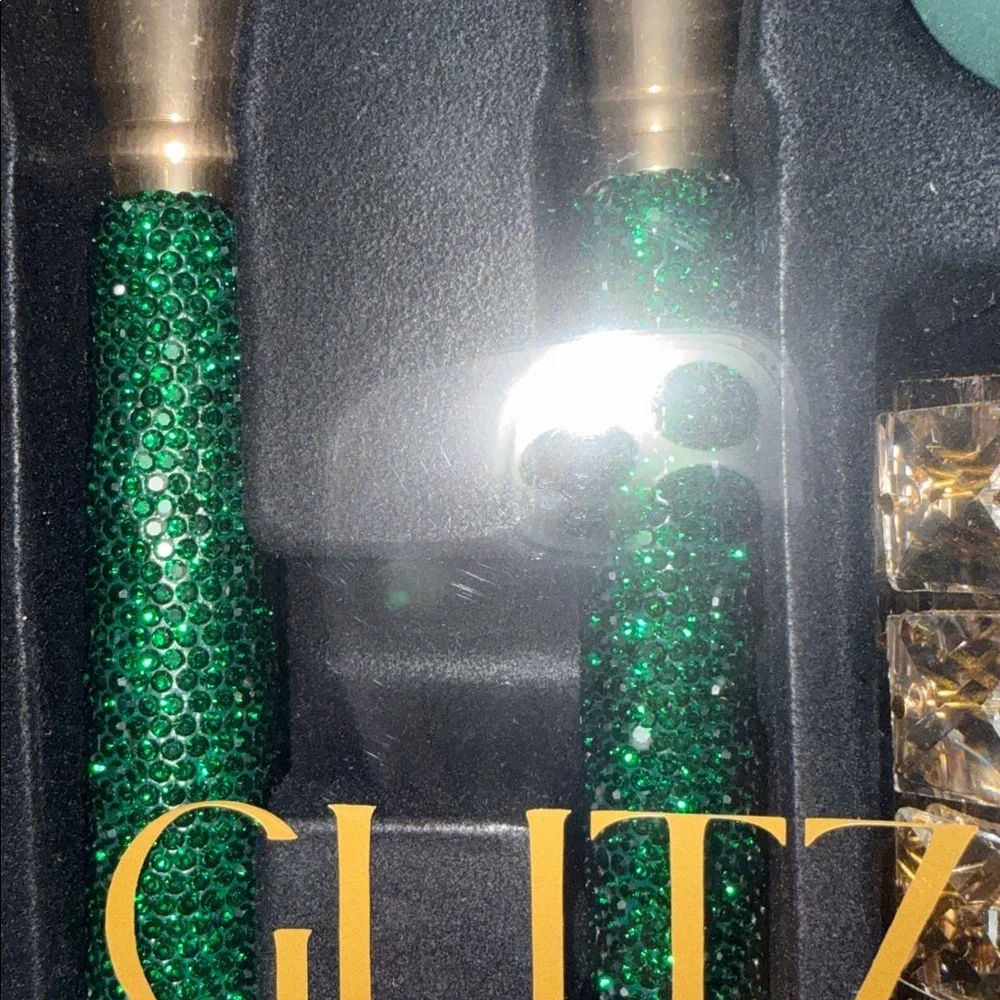 Glitz & Glam 8 Piece Cosmetic Brush Set - Green and Gold